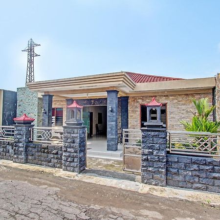 Oyo 91353 Hotel Surya Andesa Klaten 外观 照片