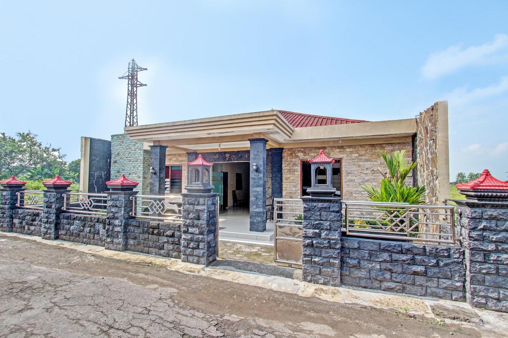 Oyo 91353 Hotel Surya Andesa Klaten 外观 照片